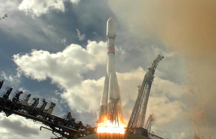 "Роскосмос" намерен провести в 2025 году более 20 космических пусков  "В 2022 году было 22 запуска обеспечено, в 2023 - 19, в прошлом - 17. Надеемся, что в этом году этот тренд мы чуть-чуть изменим и у нас начнется рост и будет более 20 запусков", - сообщил гендиректор госкорпорации Дмитрий Баканов на заседании комитета Совета Федерации по экономической политике.  Фото: Пресс-служба Минобороны РФ/ТАСС