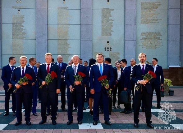 Глава МЧС России прибыл с рабочей поездкой в Иркутскую область В регионе состоится заседание совместной коллегии министерств России Беларуси и Казахстана Читать подробнее на сайте