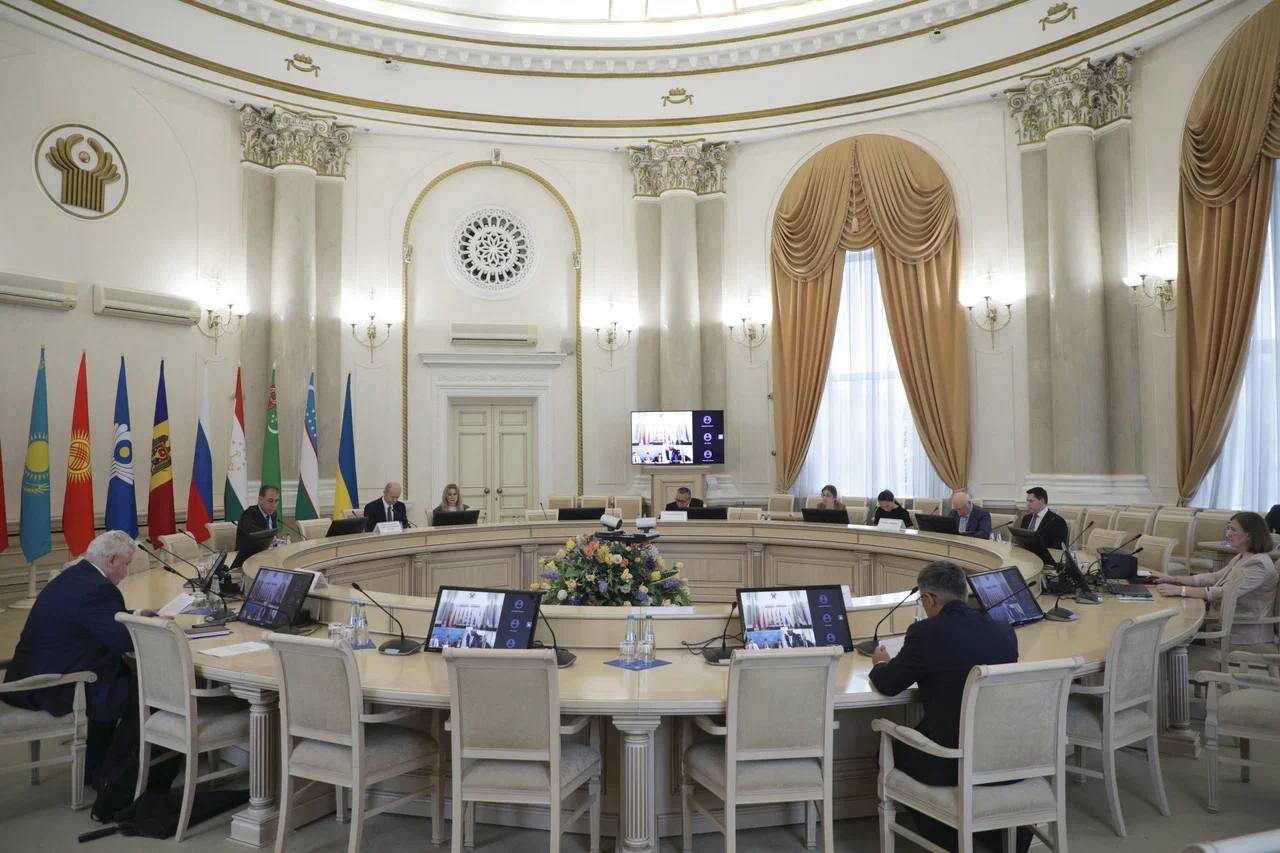 В СНГ началась работа над проектом Совместного заявления глав государств по случаю 80-й годовщины создания ООН   На заседании эксперты согласились продолжить обсуждение документа с учетом замечаний на следующей встрече 5 сентября.   Все материалы заседания будут направлены в государства Содружества для дальнейшей проработки проекта.