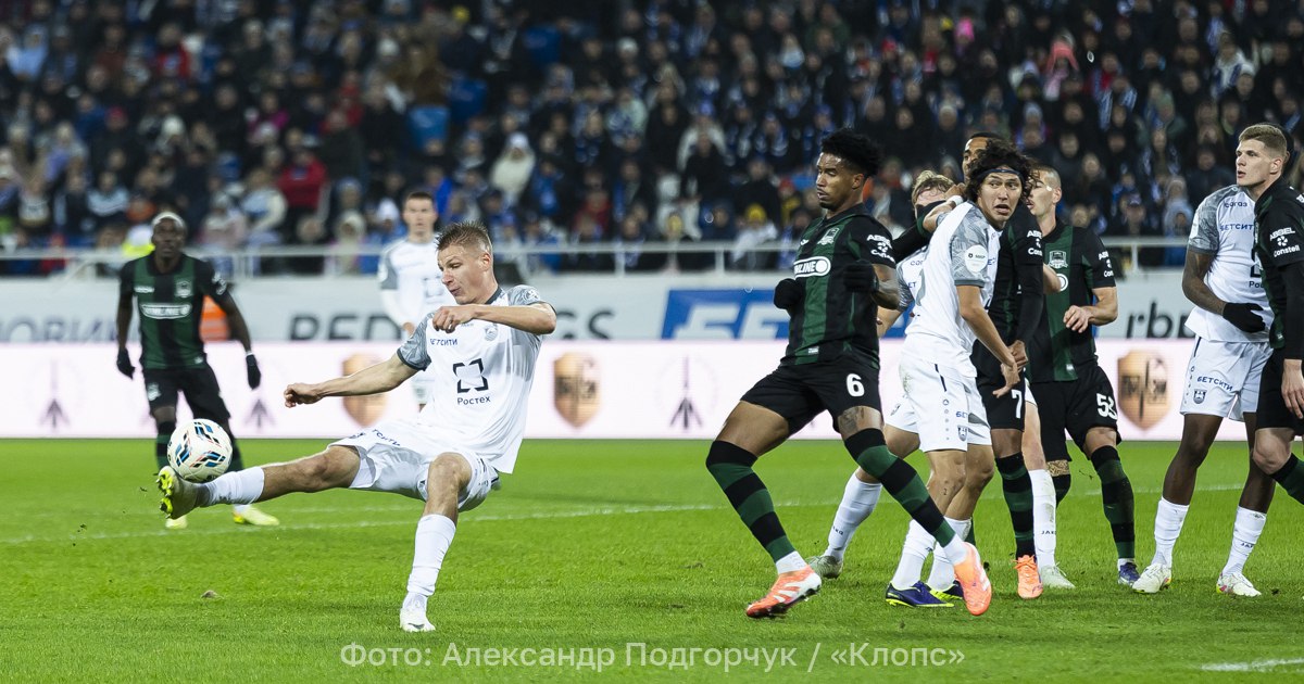 В битве быков и зубров голы закончились на пятой минуте Игра Балтики и Краснодара завершала первый круг Российской Премьер лиги Матч который состоялся в Калининграде в воскресенье 9 ноября на стадионе Ростех Арена получился максимально эмоциональным и завершился вничью 1 1 передаёт корреспондент Клопс Обе команды славятся своей защитой Но в этой игре успели обменяться забитыми голами в первые пять минут Сперва Эдуард Сперцян нанёс неотразимый удар головой Практически тут же после аута Бевеева Хиль сравнял счёт Балтийцы чаще гостили на чужой половине поля и искали счастья в атаке Во втором тайме Филин попал в перекладину а Беликов в штангу