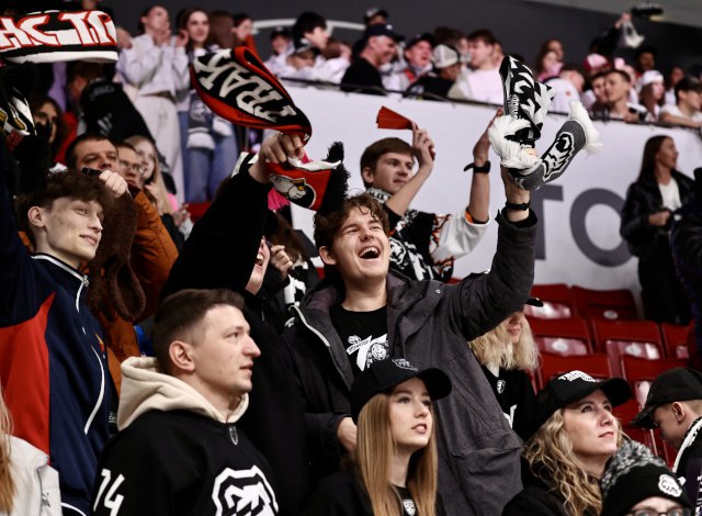 Трактор разгромил Ладу на выезде   www up74 ru articles news 168063 Подопечные Евгения Корешкова одержали уверенную победу со счетом 1 6 Главное что мы победили С каждым матчем мы стараемся играть все лучше Системно и правильно резюмировал после матча главный тренер Трактора Евгений Корешков