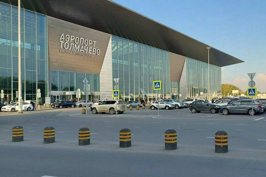 Главгосэкспертиза одобрила проект реконструкции аэропорта Толмачево Главгосэкспертиза России рассмотрела изменения в проекте реконструкции аэропорта Толмачево Проектные решения корректируются в соответствии с изменениями в задании вызванными новыми условиями и задачами развития аэропорта В частности заказчику пришлось заменить светосигнальное оборудование в рамках импортозамещения Подробнее читайте по ссылке INFOPRO54 Источник фото Infopro54 Автор Gensa Gensa