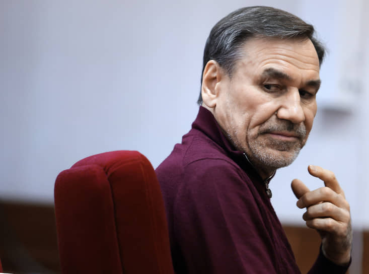 Суд в Екатеринбурге изъял активы экс депутата Госдумы на один миллиард рублей В доход государства перешли более 300 земельных участков которыми владеют компании Корона Тэхет и Индра М сообщила пресс служба прокуратуры Свердловской области Активы принадлежали бывшему депутату Госдумы Малику Гайсину Ведомство установило что Гайсин незаконно организовывал работу компаний чтобы получать прибыль и развивать свой бизнес Он формировал активы Корона Тэхет и Индра М за счет имущества юридических лиц которые на тот момент уже национализировала прокуратура Этим Малик Гайсин занимался в 1996 2000 годах когда был депутатом Госдумы Подробнее по ссылке   tinyurl com 2hsjxsmz Коммерсантъ