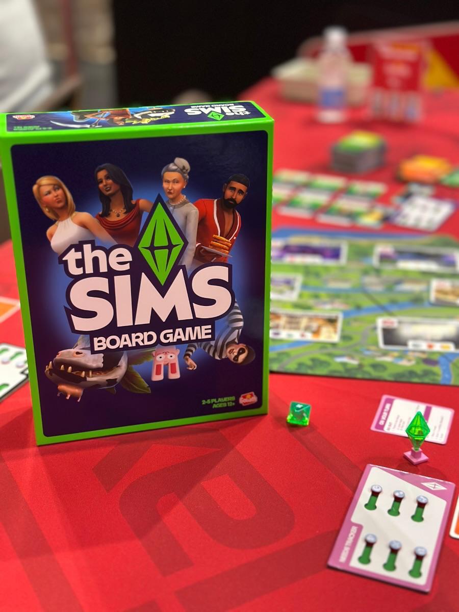 По игре The Sims выпустили настольную игру Издатель Goliath Games и EA выпустили настольную игру по популярной компьютерной игре — симулятору жизни The Sims. Игроки смогут перемещаться по различным локациям на игровом поле, выполнять задания с карт жизненных целей и заводить отношения с персонажами из вселенной The Sims. Игра рассчитана на 2–5 человек от 12 лет. Цена настольной игры — $19,99 около 1550 рублей по текущему курсу .