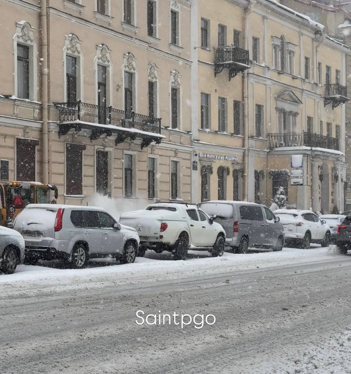 В Санкт-Петербурге планируют расширить зоны платной парковки за пределы центра города.  Согласно утверждённой властями новой схеме организации дорожного движения, зоны платной стоянки могут охватить новые территории. Об этом сообщает "КП-Петербург".  В ближайшие годы платная парковка может появиться в части Выборгского, Московского, Кировского, Фрунзенского районов, а также на оставшейся территории Адмиралтейского района.     - жми тут / Прислать новость   #спб #питер #петербург