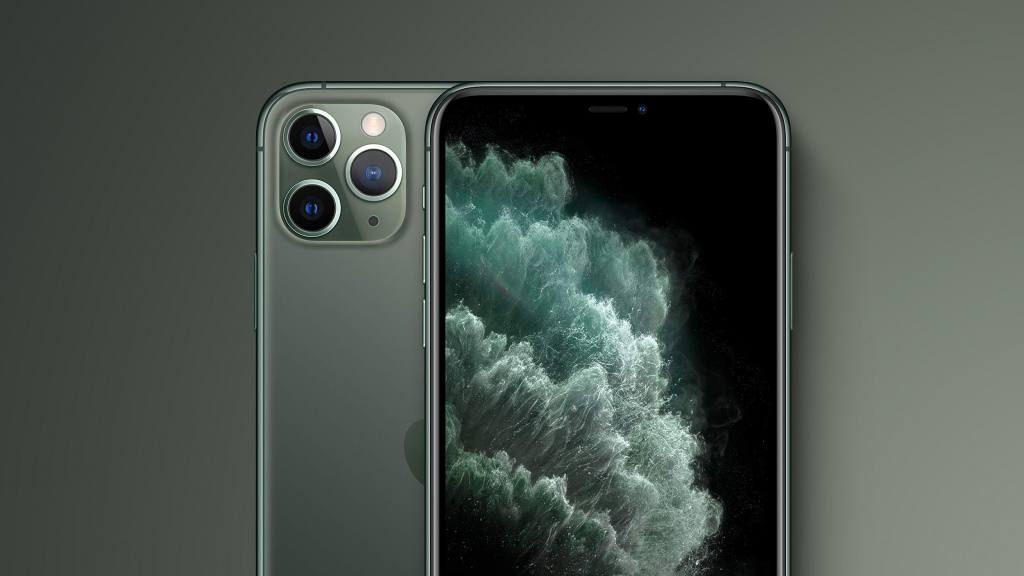 Легендарный смартфон уходит в историю Apple официально внесла iPhone 11 Pro Max в список винтажных устройств Этот смартфон стал первым в линейке Pro Max и в своё время задал новый стандарт для больших флагманов компании Интересно что базовый iPhone 11 и компактный iPhone 11 Pro в этот список пока не попали Несмотря на статус винтажного iPhone 11 Pro Max всё ещё можно обновить до iOS 26 Однако пользователям стоит помнить сервисные центры теперь могут отказывать в ремонте устройства из за отсутствия оригинальных комплектующих Вместе с iPhone 11 Pro Max в категорию винтажных также отправились Apple Watch Series 3 По правилам компании гаджет получает такой статус если прошло более пяти лет с момента его снятия с продажи Если вы всё ещё используете iPhone 11 Pro Max возможно настало время присмотреть ему замену его эра официально завершилась appleinside apple appleinside iphone11pro