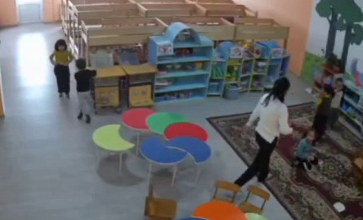 В Ташобласти уволили воспитателей грубо обращавшихся с детьми с ограниченными возможностями видео   repost uz bili i tyanuli Подписывайтесь на Repost