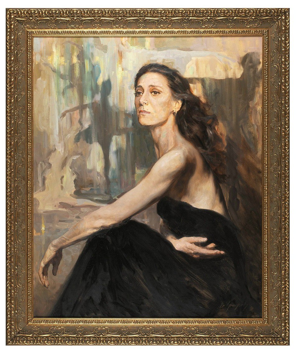 20 ноября во Всероссийском музее декоративного искусства откроется выставка Легенда по имени Майя посвященная 100 летию одной из величайших балерин в истории Майи Плисецкой Экспозиция представит Майю Плисецкую не только как гениальную балерину но и как источник вдохновения для поколений художников и мастеров декоративно прикладного искусства Выставка объединит около 300 экспонатов Среди них живопись графика скульптура фарфор стекло медали лаковая миниатюра и фотографии Многие работы хранящиеся в частных собраниях будут показаны публике впервые До 18 января Москва