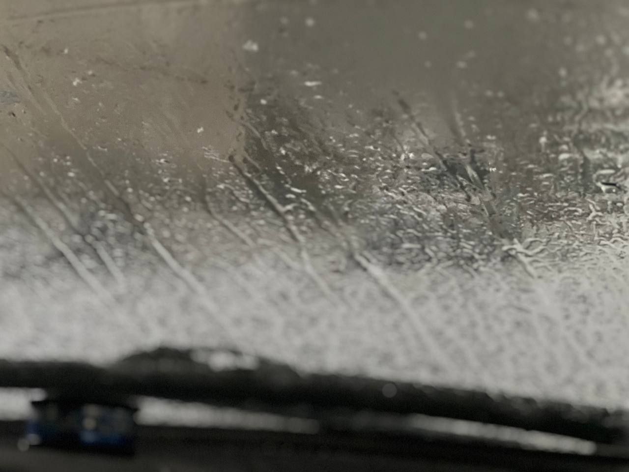 Движение по семи автобусным маршрутам закрыли на Сахалине из за непогоды В связи с выпадением осадков и видимостью менее 50 метров на участке 55 128 км автодороги Южно Сахалинск Оха село Стародубское село Тихое прекращено движение автобусов по семи межмуниципальным маршрутам 502 Южно Сахалинск Поронайск 504 Южно Сахалинск А Сахалинский 507 Южно Сахалинск Смирных 509 Южно Сахалинск Вахрушев 510 Южно Сахалинск Макаров 523 Южно Сахалинск Углегорск 525 Южно Сахалинск Красногорск 527 Южно Сахалинск Шахтерск Ограничения введены 17 ноября с 1 00 сообщает областной минтранс Подписаться на нас Telegram I MAX Прислать нам новость Sakhonlinebot