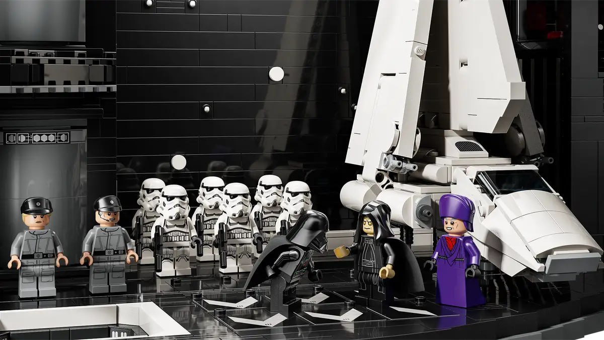 Конструктор по мотивам Звездных войн станет самым дорогим в истории Lego Общее количество деталей в наборе Звезда смерти 9 021 плюс 38 мини фигурок это кстати ещё один рекорд Купить всю эту красоту можно будет за 999 99 доллара Как думаете стоит оно того А