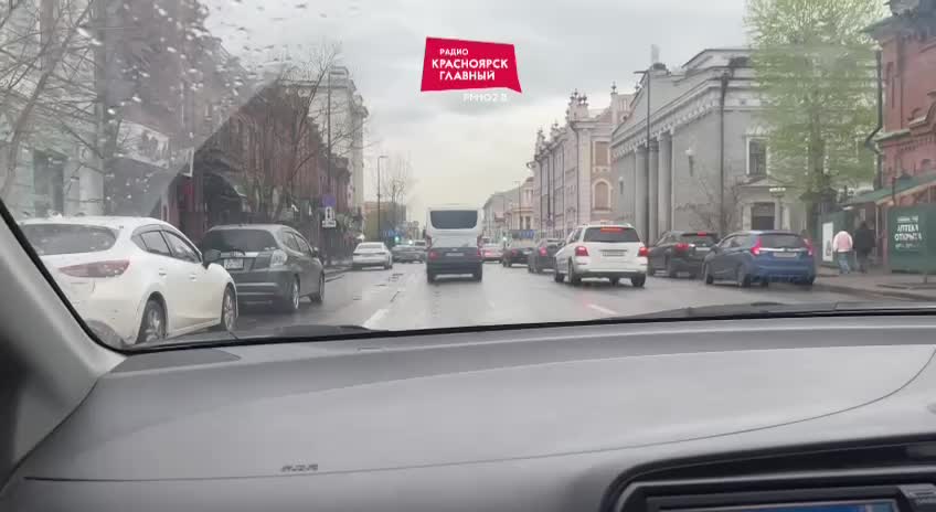 В Красноярске введен постоянный запрет на парковку на ул. Ладо Кецховели