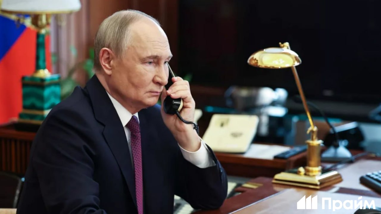 Путин переговорил по телефону с брянским губернатором Александром Богомазом и главой РЖД Олегом Белозеровым, сообщил Песков Президент выслушал доклады о мерах, принимаемых в связи с ЧП на железной дороге. Сообщения по ситуации от ФСБ и МЧС российский лидер получал всю ночь, также отметил Песков.