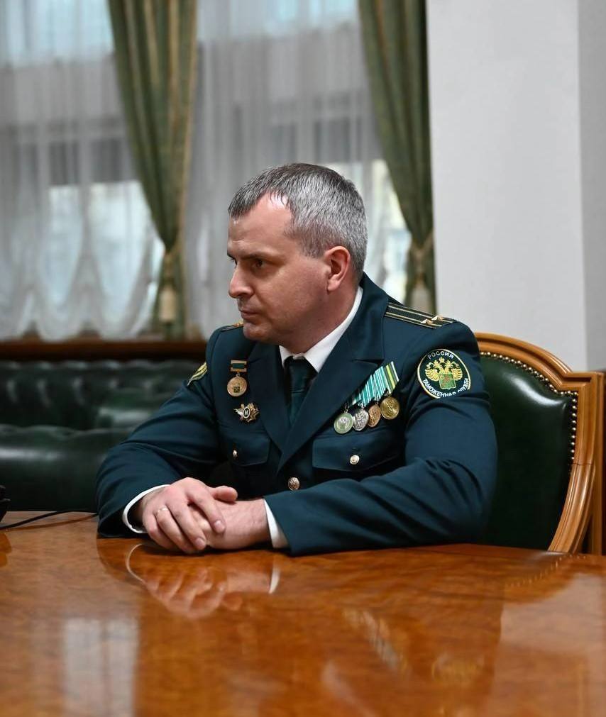 Сочинскую таможню возглавил новый руководитель Прислали из Бурятии. Руководитель Федеральной таможенной службы России Валерий Пикалёв назначил нового исполняющего обязанности начальника Сочинской таможни. Иван Бурлака переведен в Краснодарский край из Бурятии. Об этом сообщает пресс-служба ФТС РФ в своем телеграм-канале.