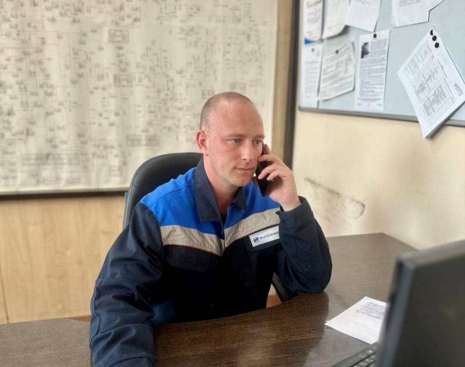 В Якутске восстанавливают электроснабжение в районе Пригородного и Покровского тракта Из за срабатывания защитной автоматики была отключена воздушная линия 10 кВ Агрошкола 1 В результате частично без света остались районы вдоль Пригородного и Покровского тракта на участке 6 10 км Энергетики уже работают на месте и ведут восстановление электроснабжения Yakutskenergo news ulusmedia Читайте нас в MAX