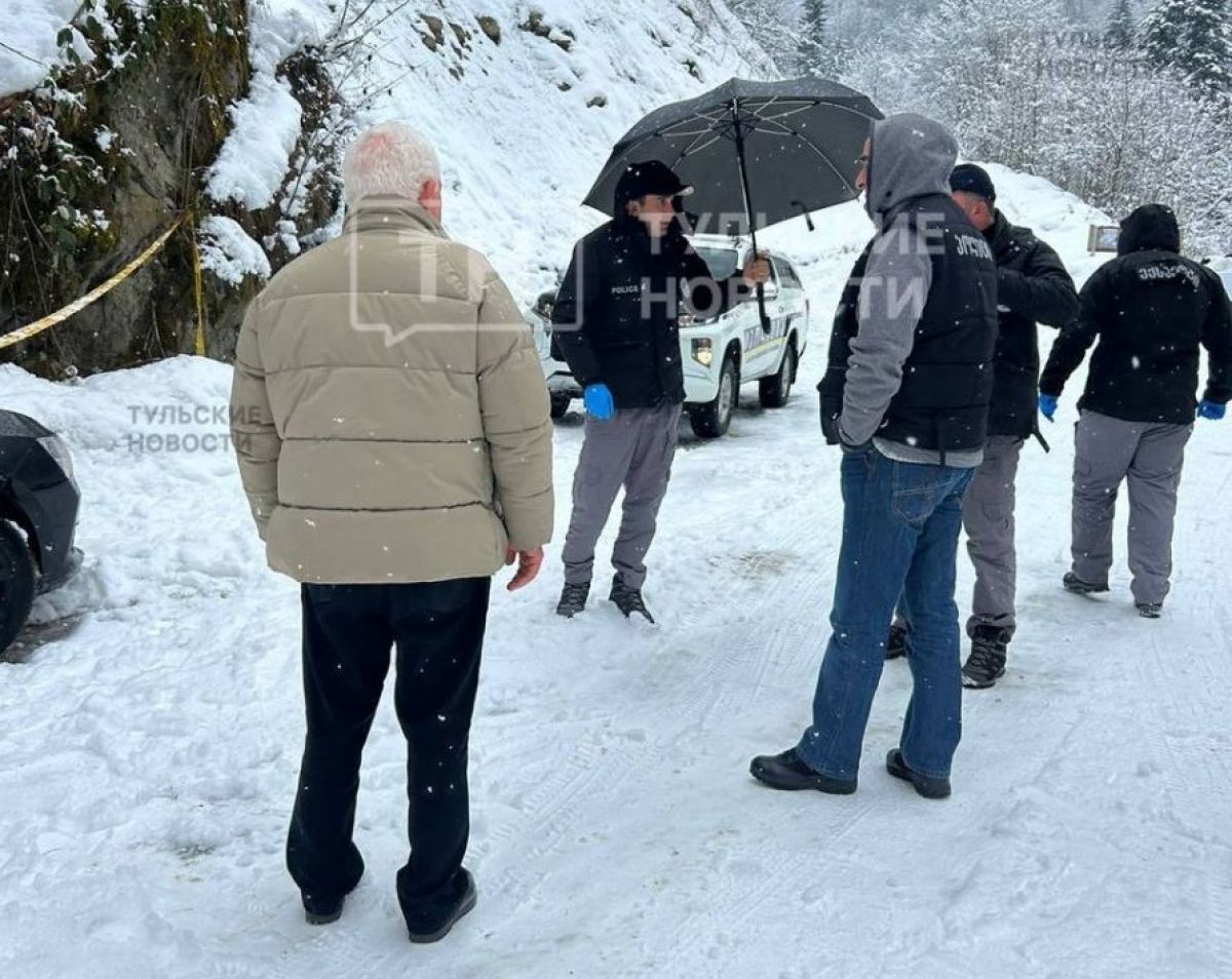 Убитого в Грузии тульского бизнесмена похоронили в Калужской области     Убитого в Грузии тульского бизнесмена похоронили в Калужской области. Об этом сообщают наши коллеги из «Калужских новостей».  ↗  Прислать новость   Подписаться