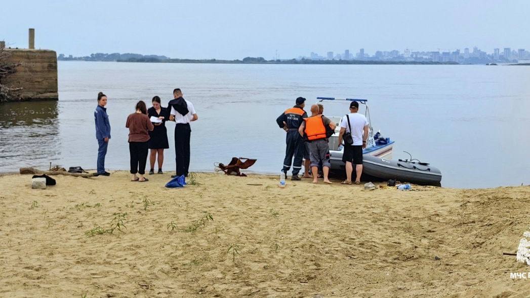 Девочка и мужчина утонули в Амуре На сегодняшний день жертвами воды за лето стали 13 человек, из них 6 детей. Прочитать статью полностью