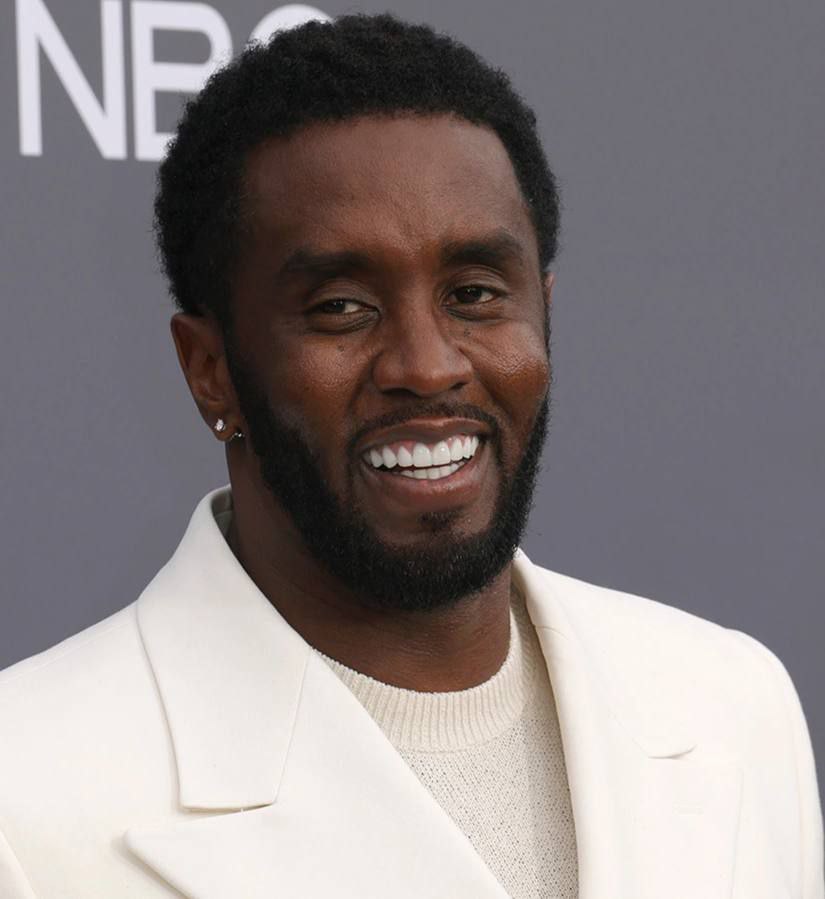 С P. Diddy сняли ряд обвинений Прокуратура не смогла доказать вину рэпера в похищениях и торговле людьми. Помимо этого, не были рассмотрены обвинения в попытке поджога машины Кида Кади и подстрекательстве. Как рассказали адвокаты, доказательств было недостаточно. - подписаться