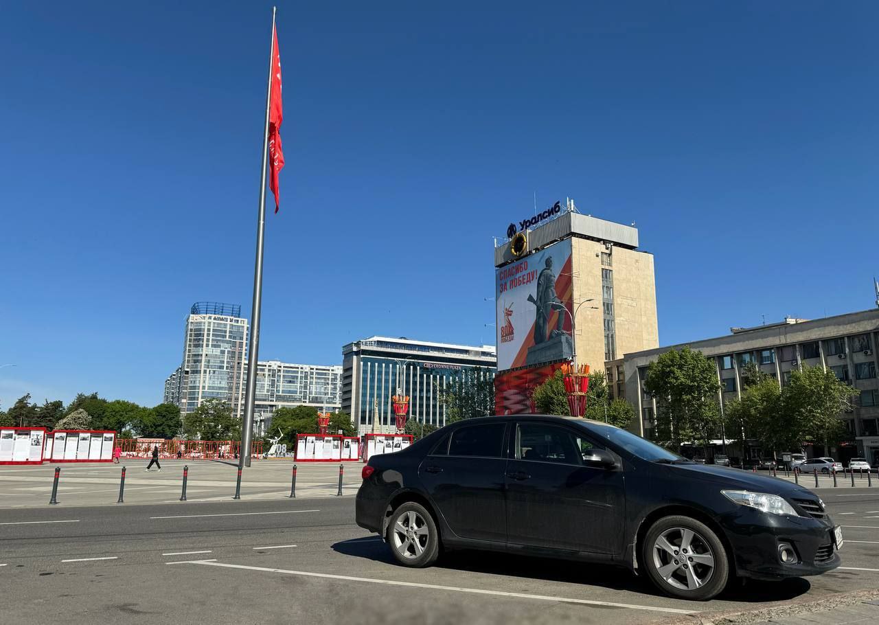 Городские парковки в Краснодаре сделают бесплатными 9 мая. Об этом сообщил мэр Евгений Наумов. Оплату на муниципальных парковках приостановят с 08:00 до 20:00. Бесплатными станут более 11,6 тыс. машиномест. ТК Краснодар Подписаться