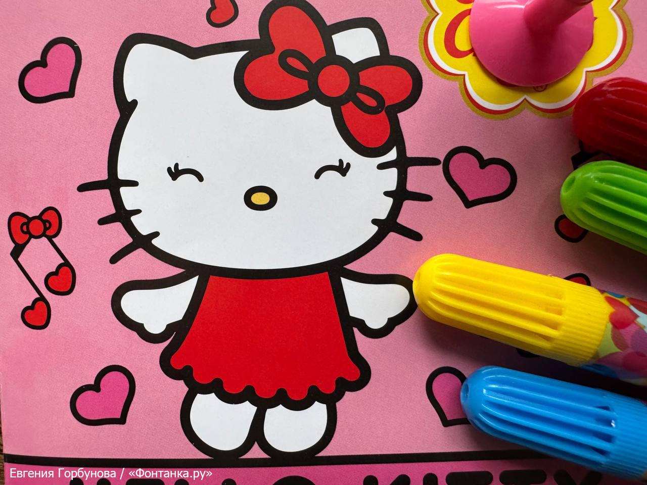 И это не фейк. «Вкусно — и точка» готовит коллаборацию с Hello Kitty, подтвердили «Фонтанке» в пресс-службе сети ресторанов.  Там добавили, что фото «порозовевших» залов из интернета не имеют отношения к предприятиям сети. Дату релиза и другие подробности пока не раскрывают.  Когда еще не отошел от смешариков, а тут подъехали игрушки с кошечками… картинка — просто иллюстрация