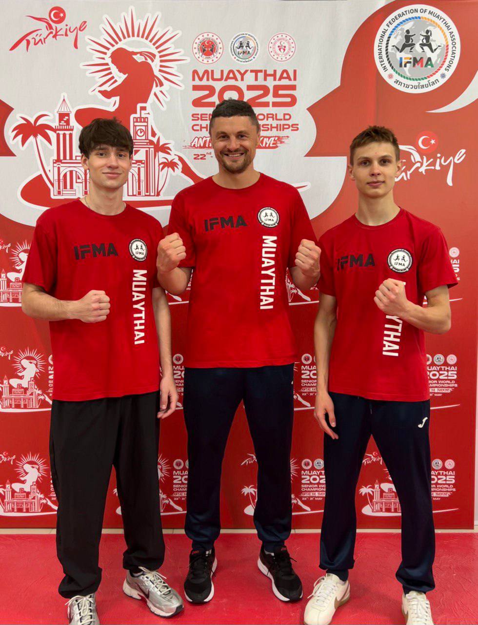 Белорус Георгий Фокин завоевал золото чемпионата мира по таиландскому боксу в Анталии В поединке за первое место категории до 67 кг он был сильнее бойца из ОАЭ Аюб Лакрами Бернусси. Другой белорусский спортсмен Мирон Борборович в категории до 57 кг уступил в финале украинцу Александру Лавриненко и завоевал серебро. Всего белорусская сборная на турнире завоевала шесть медалей.