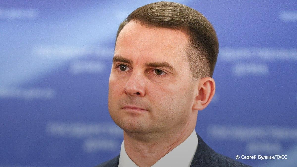 МРОТ в России с 1 января 2026 года должен вырасти примерно на 20 Об этом ТАСС сообщил председатель комитета ГД по труду социальной политике и делам ветеранов Ярослав Нилов