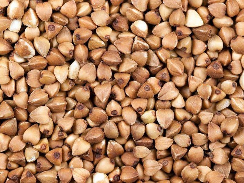 77 россиян держат запас продуктов на черный день Аналитики Х5 Клуба выяснили что большинство граждан создают резервы на случай непредвиденных обстоятельств Основной мотив желание обеспечить семью в условиях нестабильности Базовый набор состоит из товаров длительного хранения Лидируют крупы 79 а также чай и кофе 71 Следом идут макароны сахар соль и консервы   Любопытная деталь каждый четвертый респондент считает важным включить в стратегический запас сладости шоколад или конфеты settersmedia news