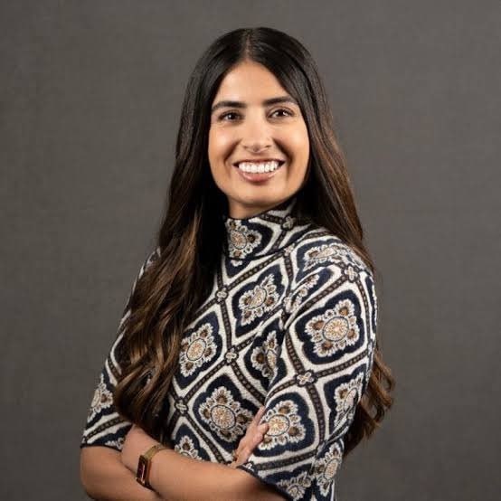 Аша Шарма заявила что НИКАКОГО бездушного ИИ слопа не будет в Xbox По её словам она не собирается гнаться за сиюминутной эффективностью или ИИ шлаком ведь игры являются искусством созданным людьми с использованием самых инновационных технологий В своём заявлении она отмечает что её цель это приносить больше отличных игр вернуть позиции Xbox и развивать будущее индустрии со свежими бизнес моделями и новыми способами играть в видеоигры Фил Спенсер тоже выпустил заявление где сказал что поработал с Ашей пару месяцев и всецело ей доверяет Также он подтвердил что его план ухода обсуждался ещё осенью и он останется советником компании до конца лета