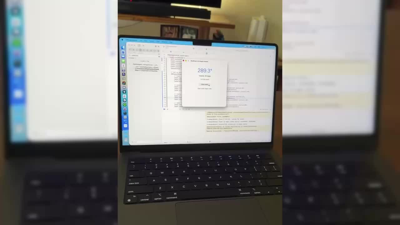 Разработчик обнаружил датчик угла наклона в MacBook и привязал звук скрипа двери