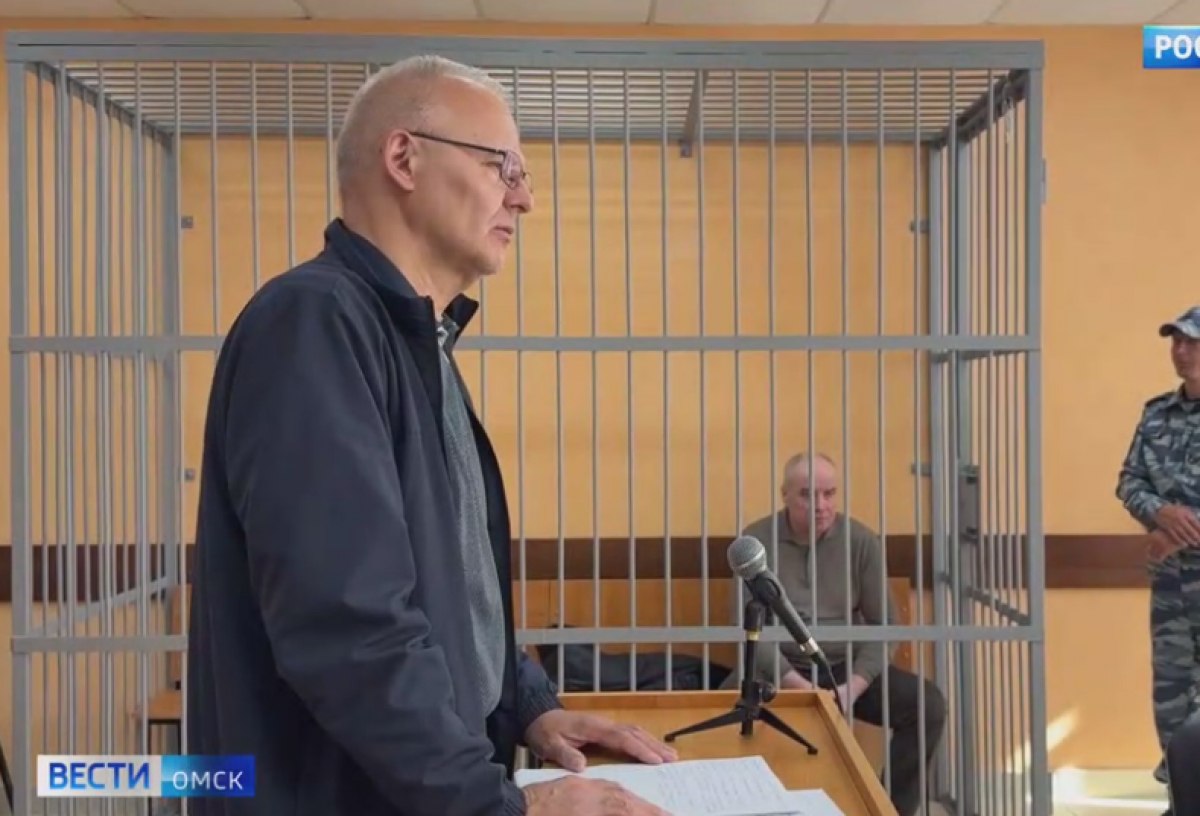 Экс главе Марьяновского интерната Валерию Башурову светит 9 лет колонии строгого режима По версии следствия он брал взятки у предпринимателя У Башурова уже арестовали две квартиры в Санкт Петербурге автомобиль дачу и 6 млн рублей которые нашли в съемной квартире Новости Омска Подписаться