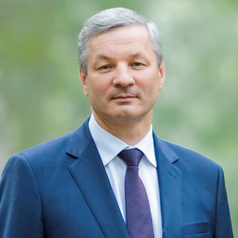 Андрей Луценко досрочно сложил свои полномочия. Напомним, с 2016 по 2024 год он был председателем Законодательного собрания региона.  После избрания на эту должность Сергея Жестянникова экс-руководитель стал депутатом в составе постоянного комитета по регламенту и депутатской деятельности.