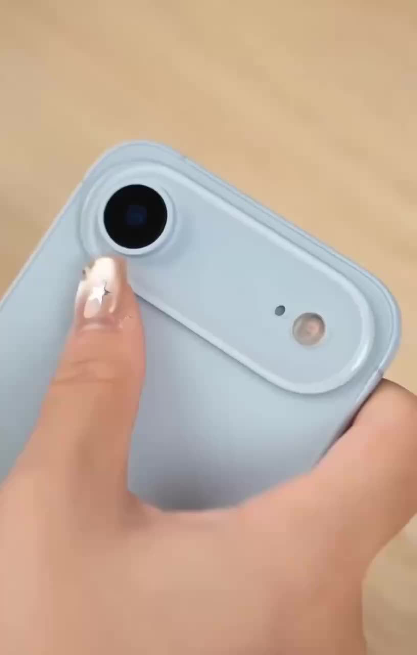Apple представляет новый цвет iPhone 17 Air: Небесный голубой