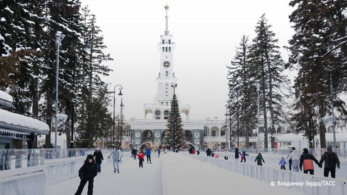 Каток на Северном речном вокзале будет работать до 1 марта