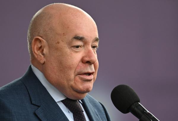 Михаил Швыдкой призвал возродить цензуру в культуре  Это недешёвое удовольствие, которое потребует тысяч «просвещённых слуг государства».  Такое мнение спецпредставитель президента по международному культурному сотрудничеству выразил в авторской колонке в «Российской газете». По его словам, «было бы куда честнее вернуться к цензуре, которой бы занимались профессионалы, а не бюрократы различных ведомств».  Швыдкой считает, что возрождение института цензуры поможет сохранить здоровую обстановку в творческой среде. При этом он отметил, что повторить опыт использования системы как в СССР, невозможно, так как в России другое политическое устройство.      Подпишись на «Говорит Москва»