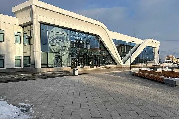 Между Чувашией и Белоруссией в июне планируется запустить авиасообщение Авиамаршрут связывающий Белоруссию и Чувашию планируется запустить 1 июня заявил глава Чувашской Республики Олег Николаев в ходе прямого эфира с жителями Об этом сообщает ТАСС Активно работаем над тем чтобы с 1 июня полететь в Белоруссию Тем самым мы откроем международный сегмент и у нас полноценно аэропорт заработает по всем направлениям с точки зрения своего названия международный отметил руководитель региона По его словам работа не прекращается используются все возникающие возможности aviaru net n294917 Оставайся в информационном потоке подпишись на наш канал в MAX