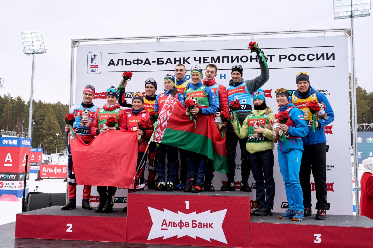 Сборная Беларуси победила в смешанной эстафете на чемпионате России по биатлону в Тюмени   На втором месте команда Московской области  Кристина Резцова, Анастасия Халили, Денис Иродов, Кирилл Стрельцов , на третьем - Свердловская область  Тамара Дербушева, Светлана Миронова, Кирилл Бажин, Василий Томшин .