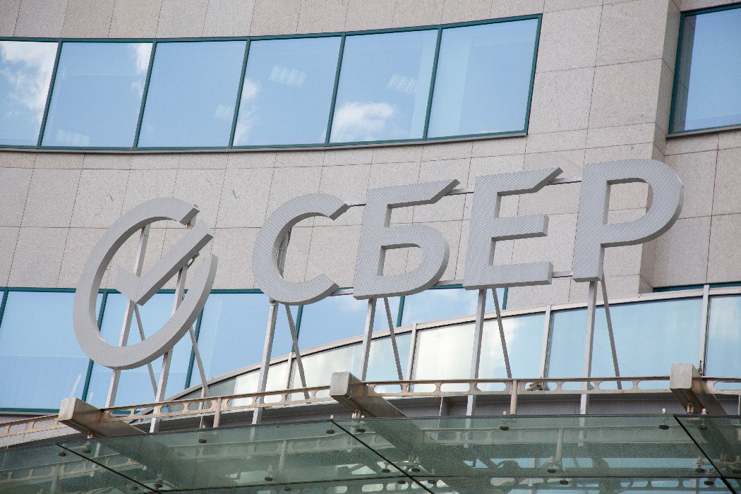 Сбер запускает Клуб акционеров — новую форму участия и доверия для частных инвесторов На годовом заседании Общего собрания акционеров Сбер объявил о запуске Клуба акционеров — закрытого сообщества для владельцев акций банка, которые хранятся в Сбере. Проект призван изменить формат отношений между банком и частными инвесторами, создав для них систему долгосрочной вовлечённостии ценности владения. по ссылке