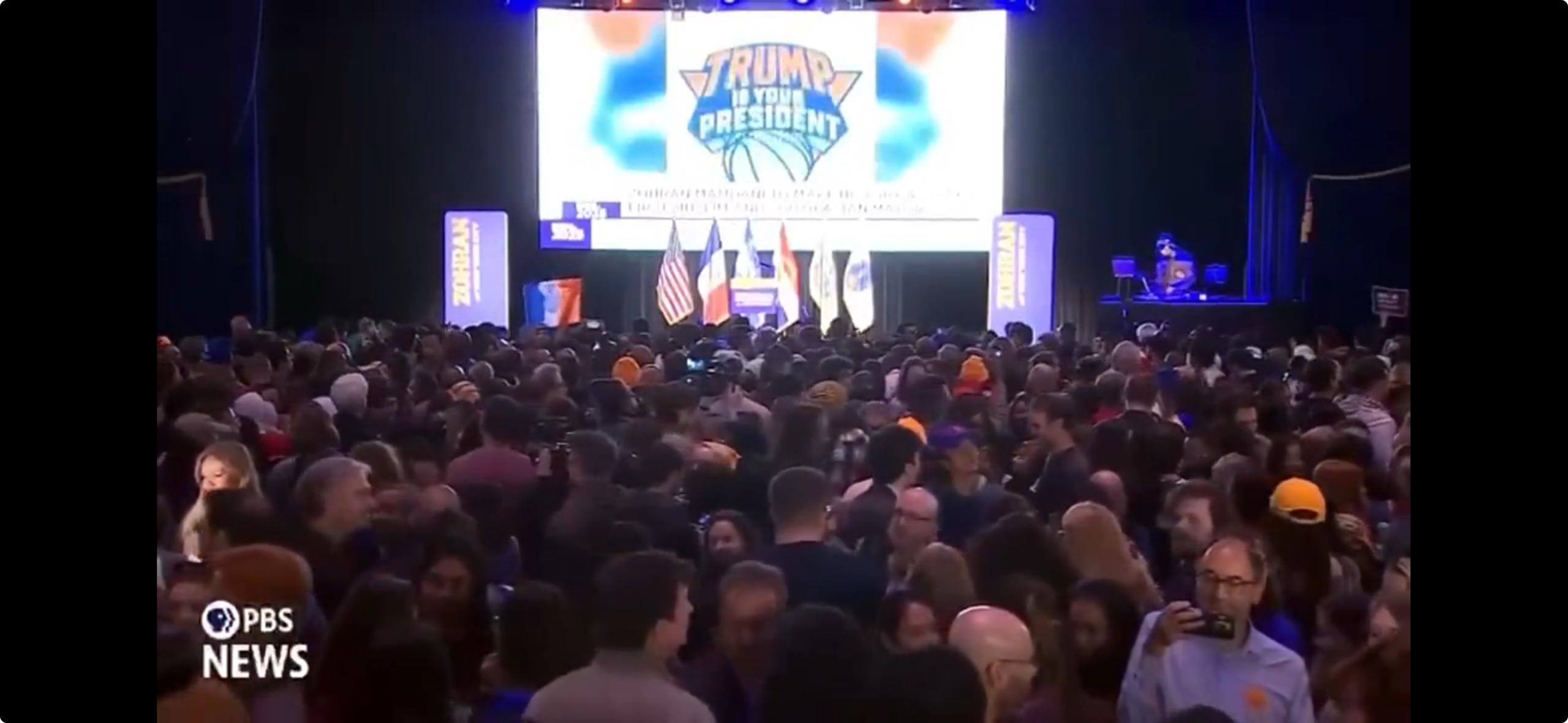 На вечеринке в предвыборном штабе новоизбранного мэра Нью Йорка Зохрана Мамдани ранее отметившегося пикированием с Дональдом Трампом в социальных сетях и назвавшего в своей победной речи президента США лузером хакеры взломали экран и вывели сообщение ТРАМП ВАШ ПРЕЗИДЕНТ