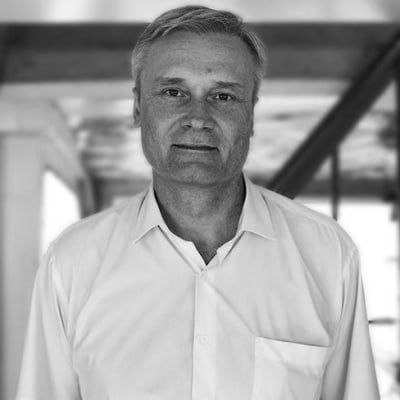 Сегодня ночью ушёл из жизни бывший министр спорта Иркутской области Павел Богатырев Его не стало в возрасте 64 лет после тяжелой и продолжительной болезни Выражаем искренние соболезнования родным и близким