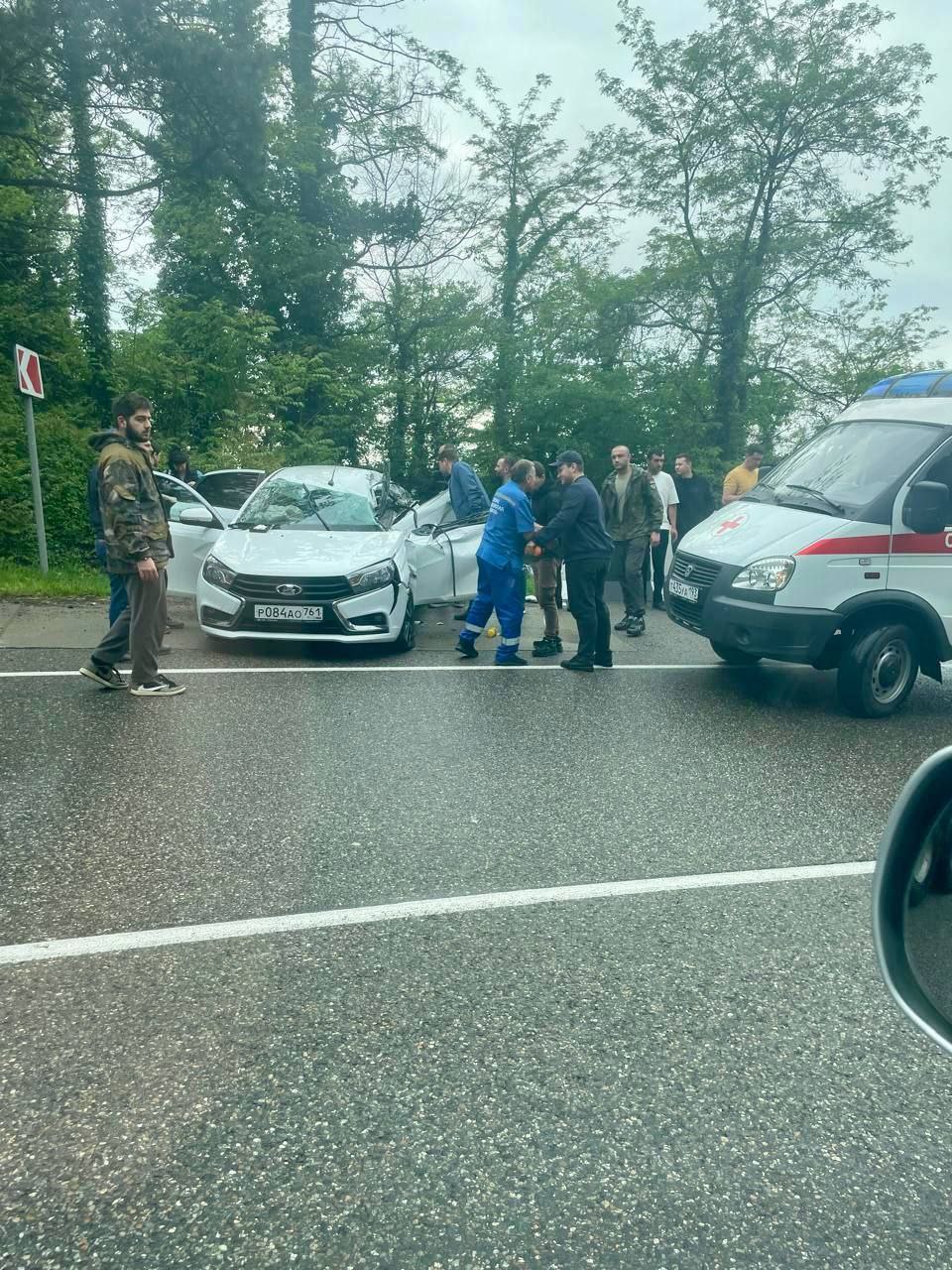 Момент сегодняшнего ДТП на Агойском первевале в Туапсинском районе. ТК Краснодар Подписаться