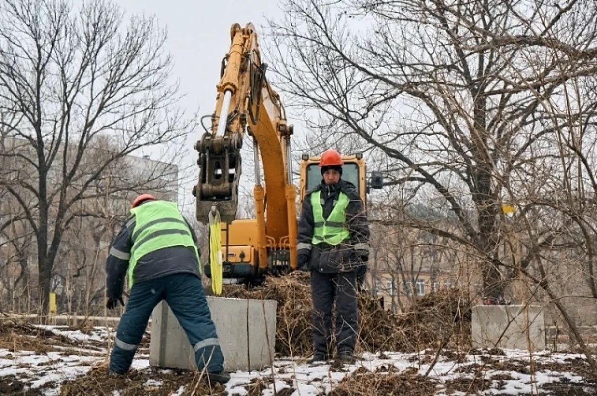 Парк Минного городка во Владивостоке: новая жизнь исторического места    Во Владивостоке началась масштабная реконструкция парка Минного городка. Проект, включённый в мастер-план развития города до 2030 года, предусматривает создание многофункционального пространства для отдыха и развлечений.    Уже в 2025 году жители смогут посетить первые обновлённые зоны: детские аттракционы, фудкорт и спортивные площадки. По информации пресс-службы администрации города, в парке появятся площадки для мини-футбола, волейбола, баскетбола и воркаута.    Особое внимание уделяется сохранению исторической атмосферы парка. Полное завершение проекта запланировано на 2027 год.  #ВладивостокОбновляется #ПаркМинногоГородка #РеконструкцияПарков   Подробнее