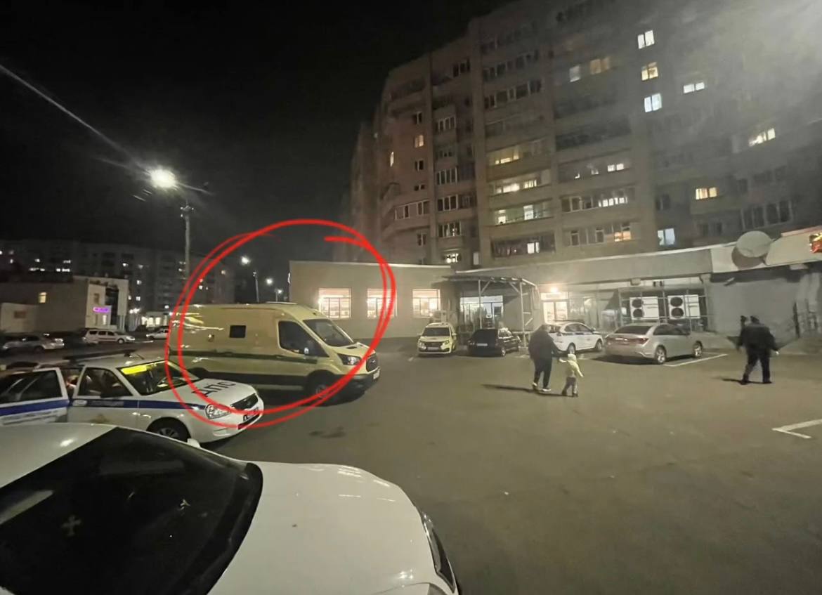 Водителя из Марий Эл ждет суд за наезд на пожилую жительницу Зеленодольска  Перед судом в Татарстане предстанет 23-летний житель Марий Эл, которого обвиняют в нарушении ПДД, которое привело к тяжким травмам пожилой женщины.   В сентябре 2023 года водитель поворачивал на улицу Ленина в Зеленодольске, чтобы заехать на парковку. Из-за невнимательности он сбил 67-летнюю пенсионерку, шедшую вдоль дороги.    Как сообщает прокуратура Татарстана, пожилая женщина получила серьезные травмы. Дело передано в Зеленодольский суд для рассмотрения.   Подпишитесь: