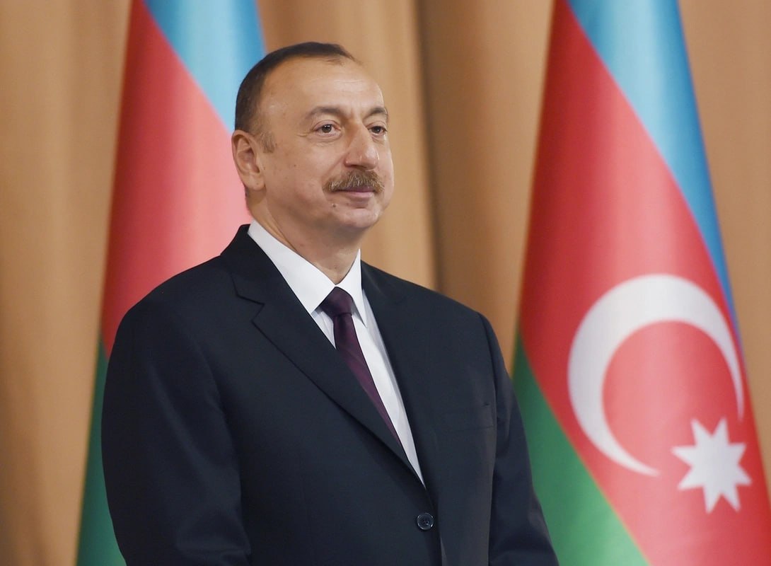 Президент Ильхам Алиев направил обращение участникам I Азербайджанского международного инвестиционного форума Обращение зачитал заведующий отделом по экономическим вопросам и политике инновационного развития Администрации президента Азербайджана Шахмар Мовсумов ruoxuaz ИльхамАлиев IАзербайджанскиймеждународныйинвестиционныйфорум   Новости Азербайджана Написать нам