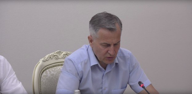 1 2 3 Продолжается восстановление домов, поврежденных ВСУ За неделю восстановлено 14 частных домов и 4 МКД. Установлено 81 окно, восстановлено 1000 м² крыш и фасадов. — Проводятся ремонтно-восстановительные работы на 105 частных домовладениях и 28 МКД, — доложил врио замгубернатора Александр Чепик. Вести-Курск. Только проверенная информация Прислать новость
