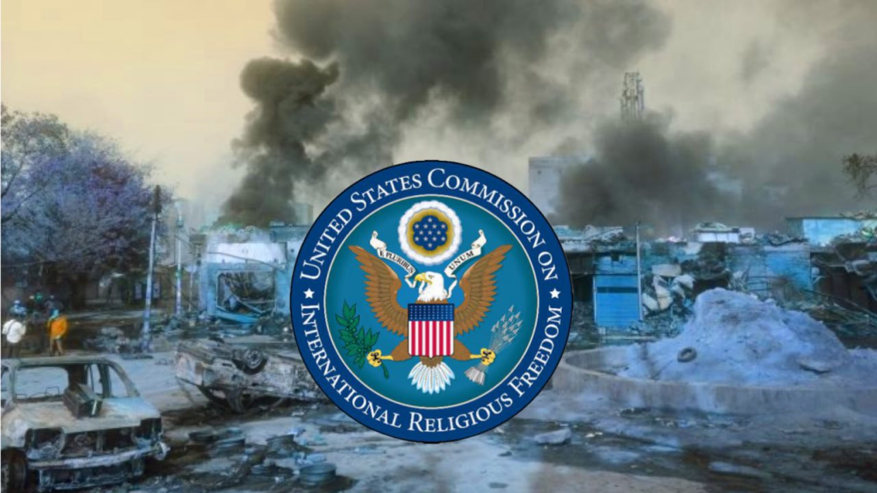 USCIRF — защита религиозных свобод или инструмент политического давления?   Комиссия США по международной религиозной свободе  USCIRF  предложила включить Кыргызстан в список стран, требующих особого внимания  Special Watch List . В отчете комиссии критикуются законы о религии, которые, по ее мнению, ограничивают свободу вероисповедания.  USCIRF указывает на усиление госрегулирования в религиозной сфере: бюрократизация регистрации организаций, штрафы и преследования за религиозные практики. В комиссии считают, что это нарушает права граждан и угрожает стабильности.  Комиссия призвала власти Кыргызстана пересмотреть законы, а Госдеп США — активнее мониторить ситуацию и поднимать этот вопрос в диалоге с Бишкеком.  USCIRF позиционирует себя как защитника религиозных свобод, но ее действия вызывают вопросы. Вместо равного подхода комиссия избирательно критикует одни страны, игнорируя нарушения в других, что указывает на политическую ангажированность. Комиссия США по международной религиозной свободе осуждет правительство Китая за обращение с представителями мусульманских общин, в тоже время слепа к антиисламской политике Израиля.  Согласно докладу комиссии за 2025 год все страны Центральной Азии вошли в группу нарушителей.   Казахстан, Кыргызстан и Узбекистан включены в "Специальный список наблюдения".   Туркменистан и Таджикистан фигурируют в группе стран, "вызывающих особую обеспокоенность".   Однако ВАЖНО понимать, что страны региона  в том числе и Кыргызстан  сталкивается с проблемой — удержание баланса между необходимостью борьбы с экстремизмом и соблюдением религиозных свобод.    То что американская комиссия называет притеснением религиозной деятельности, на деле является инструментом сохранения стабильности и сувернитета. Госудраства региона вынуждены брать на контроль деятельность духовенства, проявления религиозной идентичности, чтобы не допустить распространение экстермизма.  #ЦентральнаяАзия #Кыргызстан #США