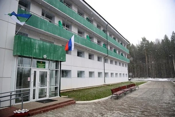 В Коми откроют Центр высокотехнологичного протезирования Ростислав Гольдштейн обсудил этот вопрос с руководством госкорпорации Ростех и ЦИТО. Центр откроют на базе социально-реабилитационного центра «Максаковка» совместно с республиканским Госпиталем ветеранов, где недавно была спикер Совета Федерации Валентина Матвиенко. Ежегодно более 8 тысяч жителей Коми нуждаются в протезно-ортопедической помощи, поэтому ждём положительных решений!