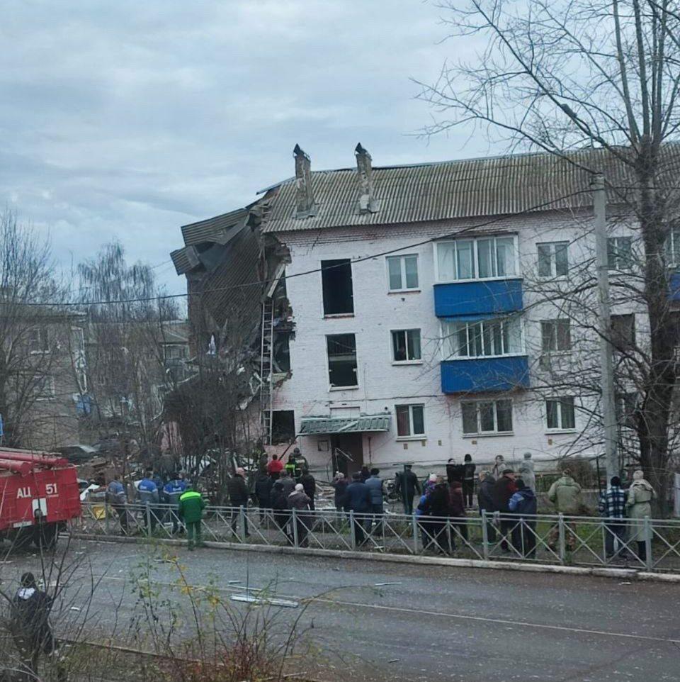Взрыв газа в жилом трёхэтажном доме в Тульской области обрушилась часть одного из подъездов СК возбудил уголовное дело Пострадали два человека сообщает губернатор Подписаться на RT ТГ Зеркало MAX