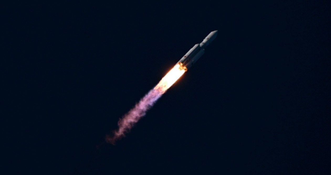 Космические войска провели на космодроме Плесецк успешный запуск ракеты носителя Ангара А5 Об этом сообщили в Минобороны России 19 июня с космодрома Плесецк выполнен запуск ракеты носителя Ангара А5 производства Центра Хруничева с космическими аппаратами на борту говорится в заявлении оборонного ведомства Этот запуск стал 10 м по счету в истории семейства ракет Ангара С Плесецка стартовали пять легких ракет Ангара 1 2 и четыре Ангары А5 тяжелого класса
