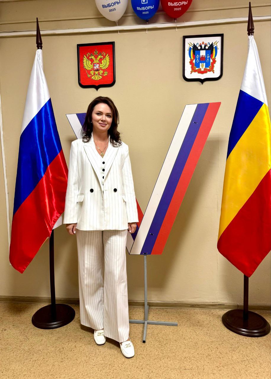 Новым председателем Гордумы стала Лидия Новосельцева Она заменила на этом посту Зинаиду Неярохину За нового председателя отдали свои голоса 37 из 39 депутатов Лидии Новосельцевой 41 год ранее она занимала должность директора по персоналу на заводе Роствертол Подписаться Прислать нам новость Читать нас в MAX