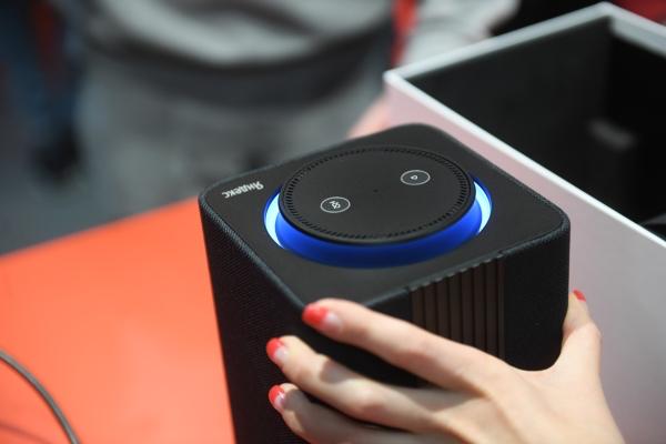 В России наблюдается массовый сбой в работе Алисы Первые жалобы на голосовой помощник начали поступать из разных регионов страны в 13 57 мск Пик обращений пришёлся на 16 30 По информации Downdetector неполадки затронули значительную часть аудитории Пользователи отмечали что Алиса перестала реагировать на запросы не подключалась к серверам и игнорировала голосовые команды Подписаться на Говорит Москва Telegram VK MAX