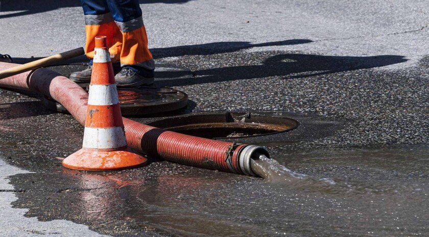 Подача воды в Бердянске восстановлена после аварии на насосной станции Накануне насосная станция остановилась из-за перепадов напряжения и одновременного выхода из строя двух электрических кабелей. Один из них уже восстановлен, второй находится в ремонте. , VK и ОК и читайте новости на нашем сайте